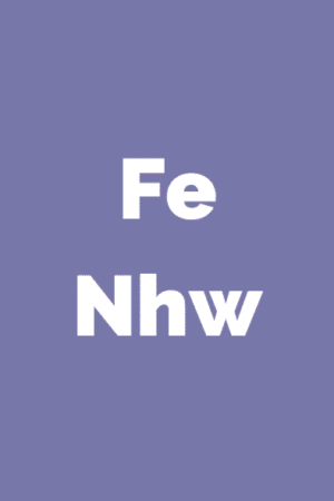 'Fe Nhw' mewn gwyn ar gefndir lafant.